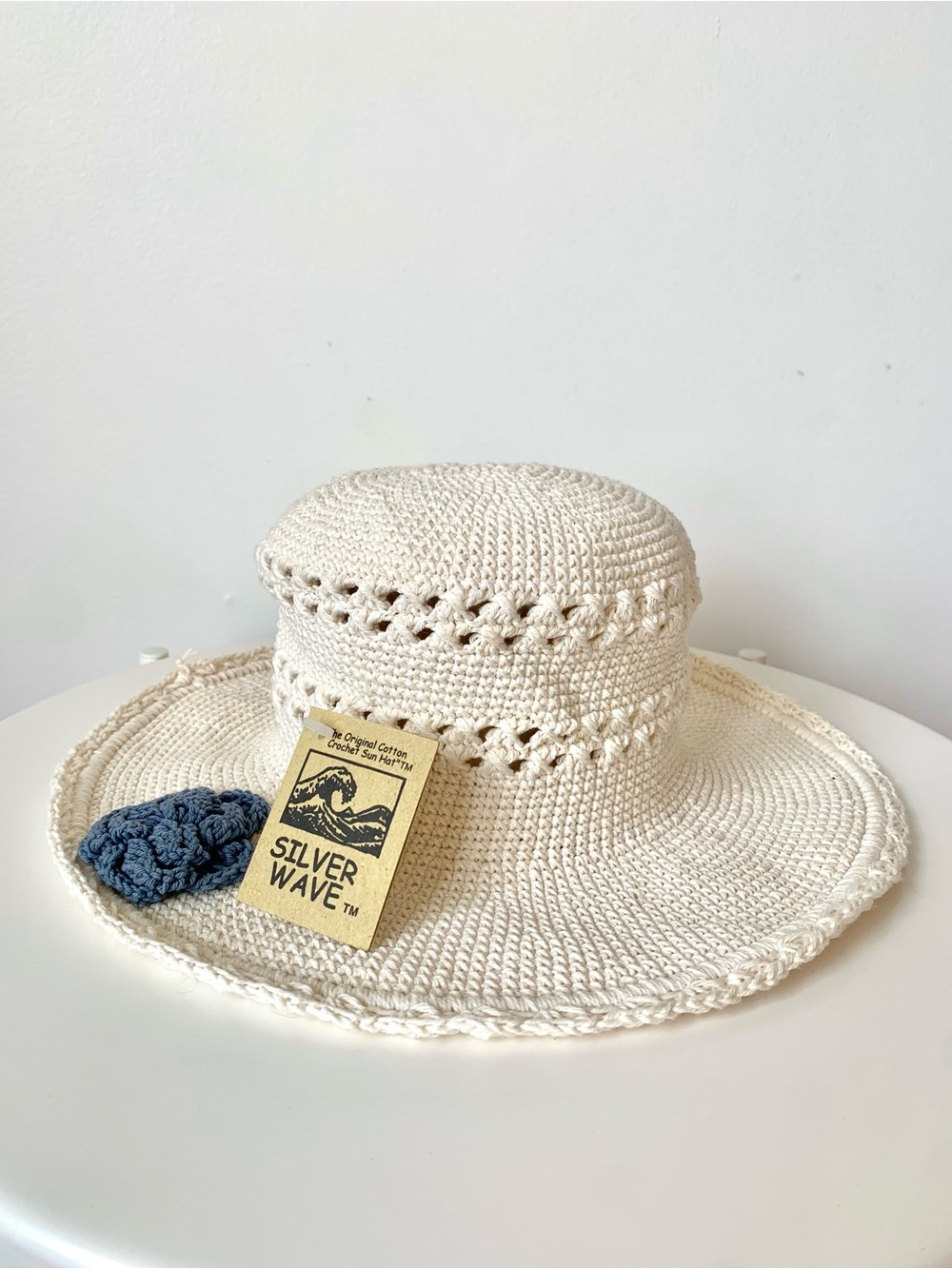 Silver Wave 100% Cotton Crochet Sun Hat Cream Wide Brim Blue Flower NWT